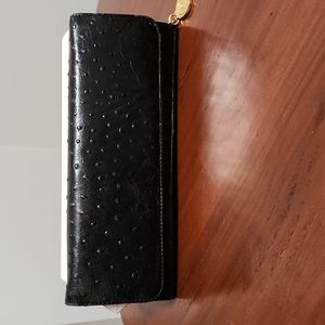 Black clutch